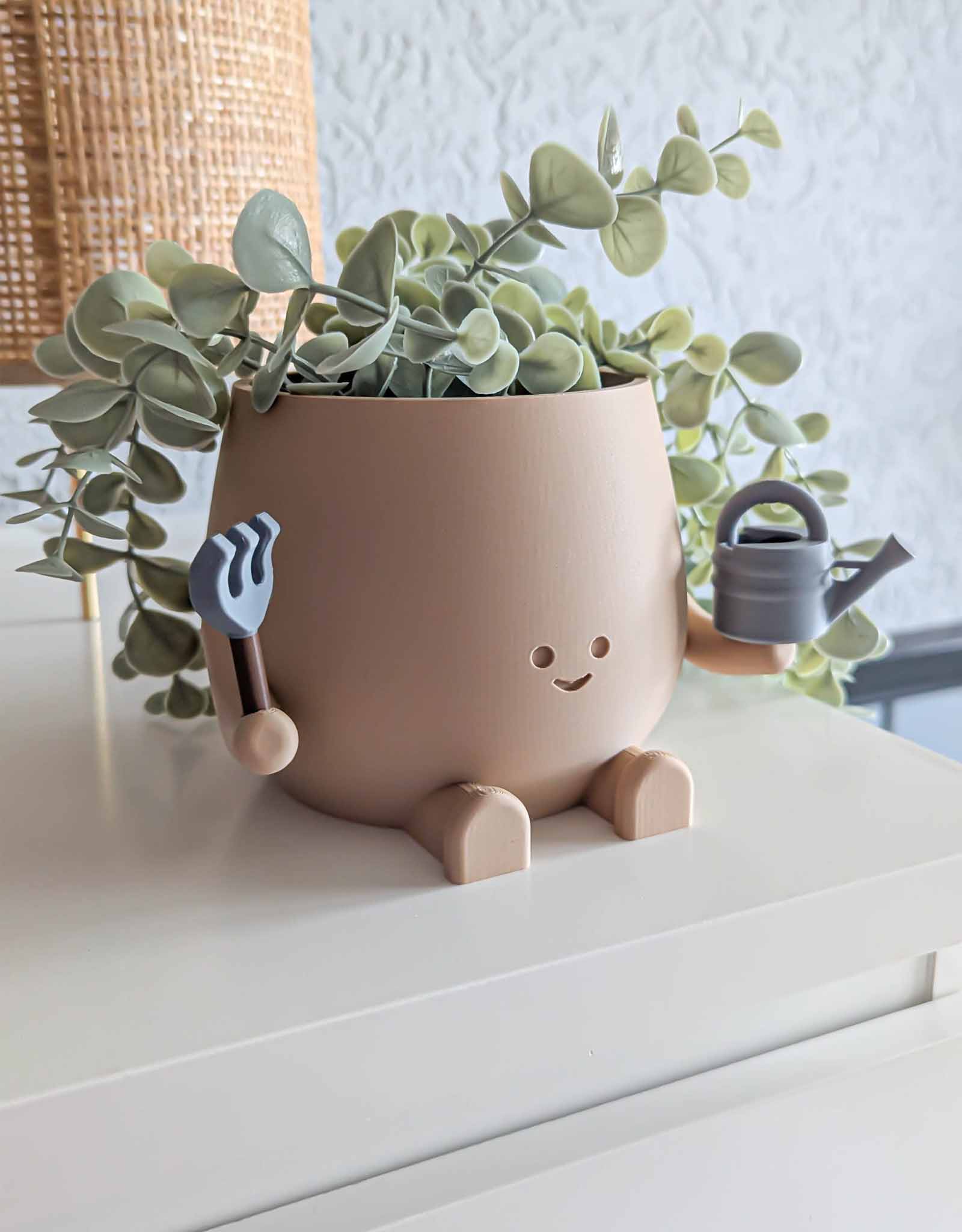 Happy gardener plant pot