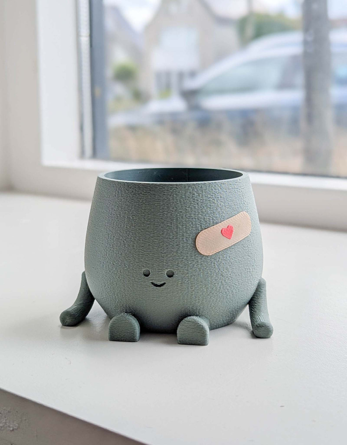 Happy imperfect plant pot