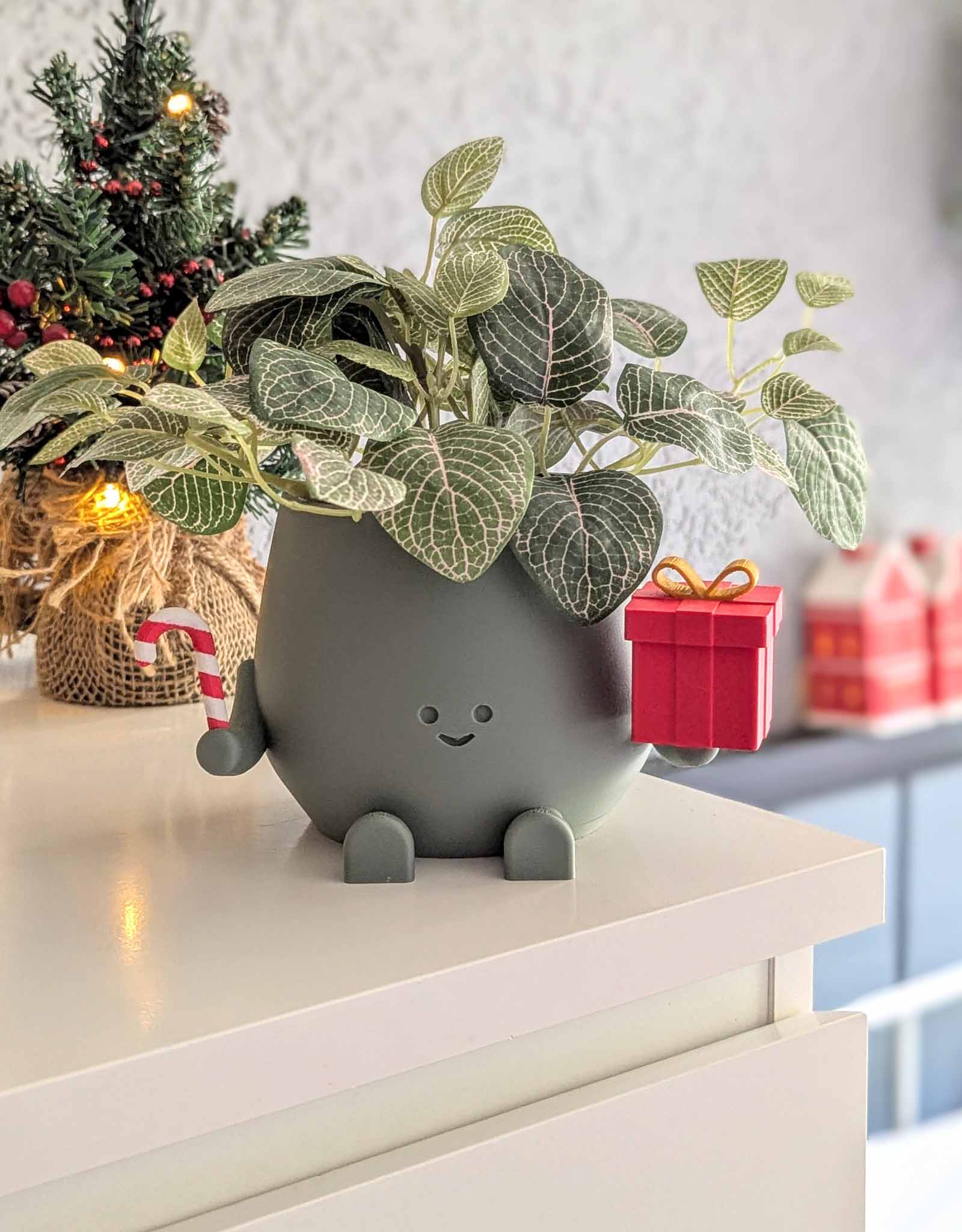 Happy Christmas plant pot 