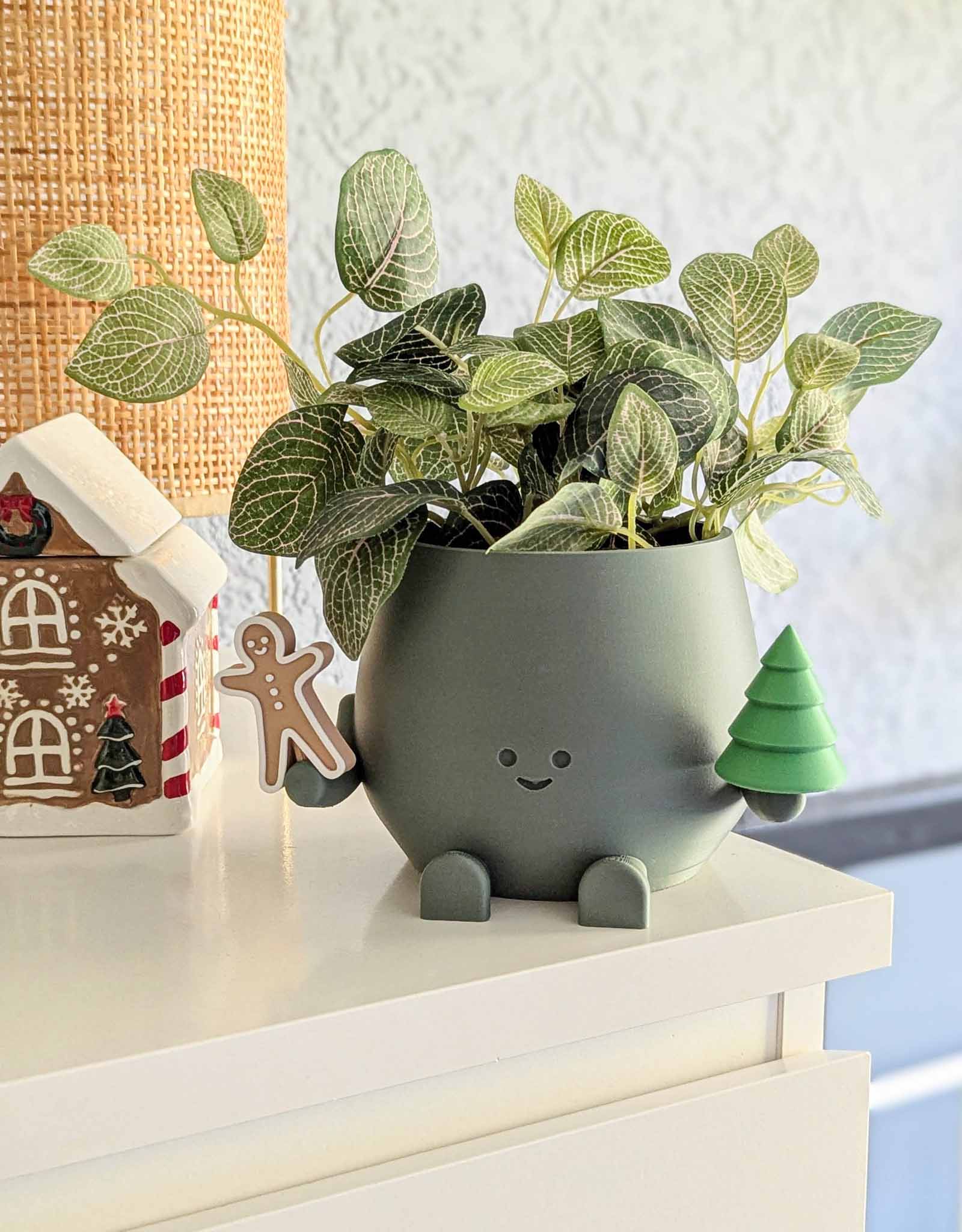 Happy Christmas plant pot 