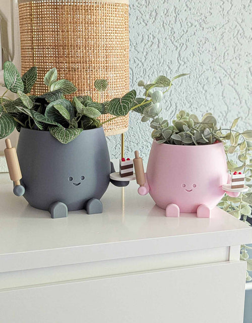 Happy baker plant pot
