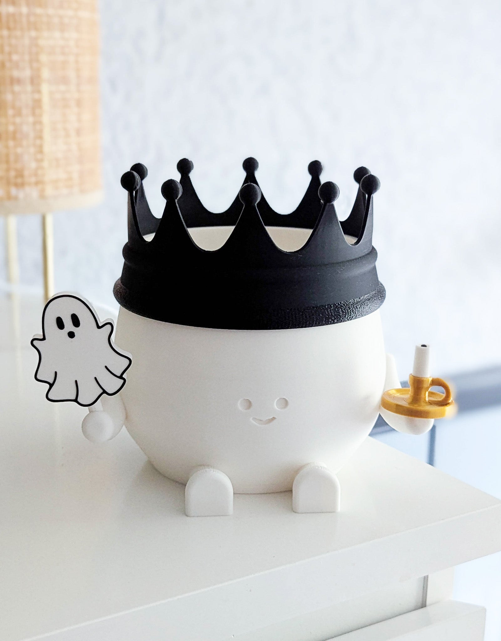 Happy Halloween plant pot with ghost