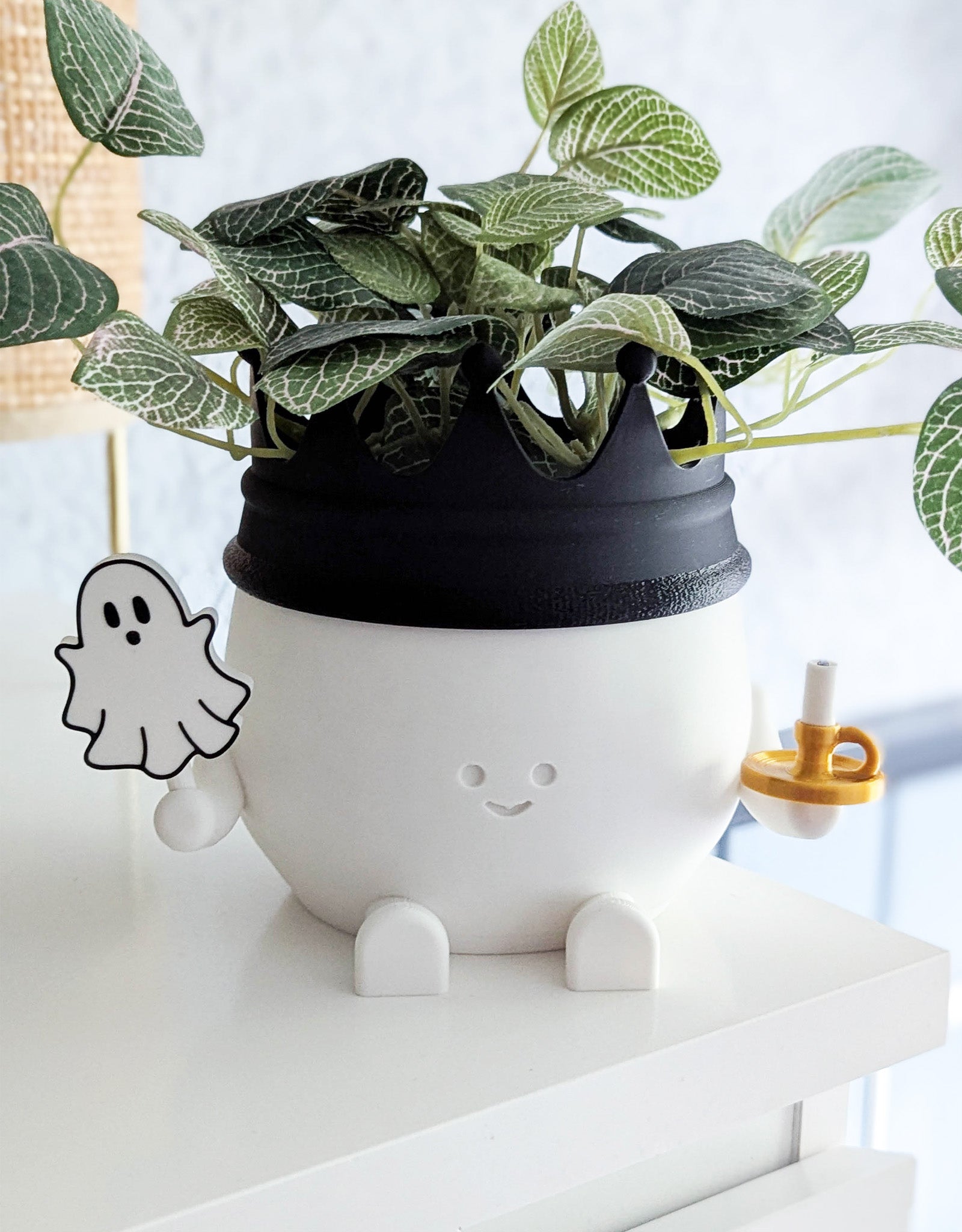 Happy Halloween plant pot with ghost