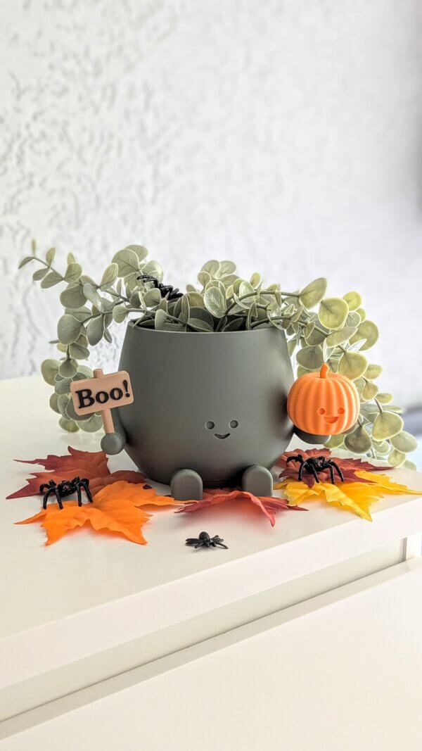 Halloween happy face pumpkin plant pot - Image 9