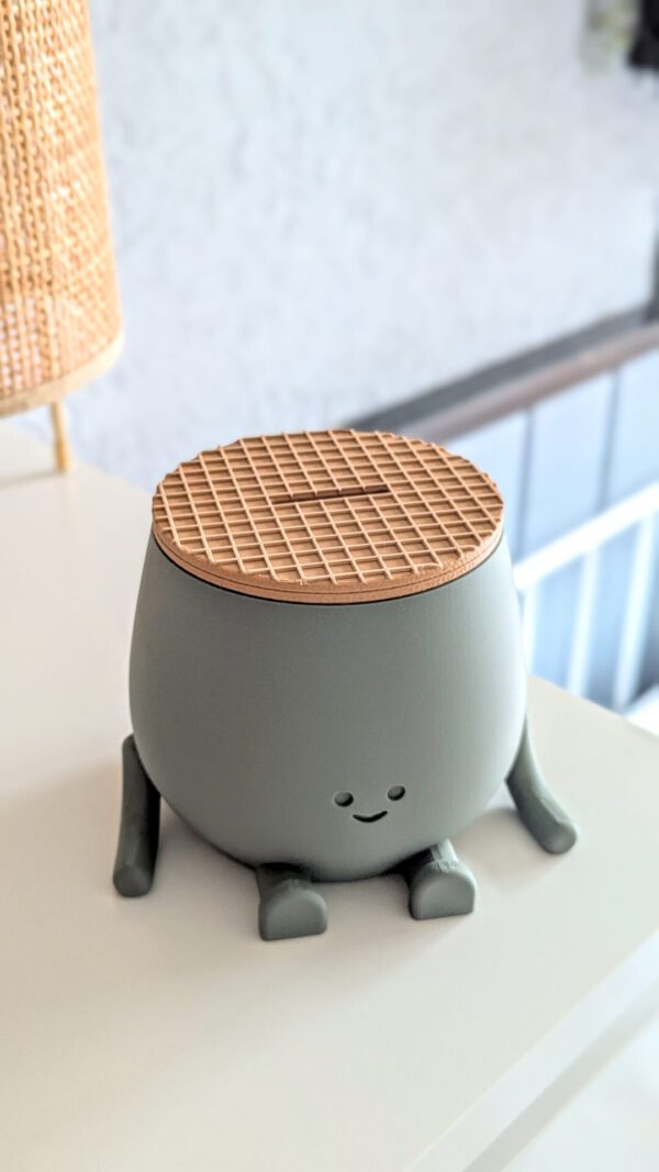 Happy face stroopwafel piggy bank - Image 2